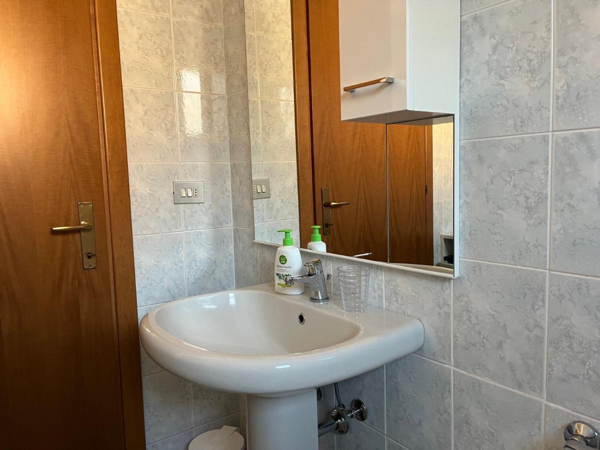 Lovely Apartment Парма Екстер'єр фото