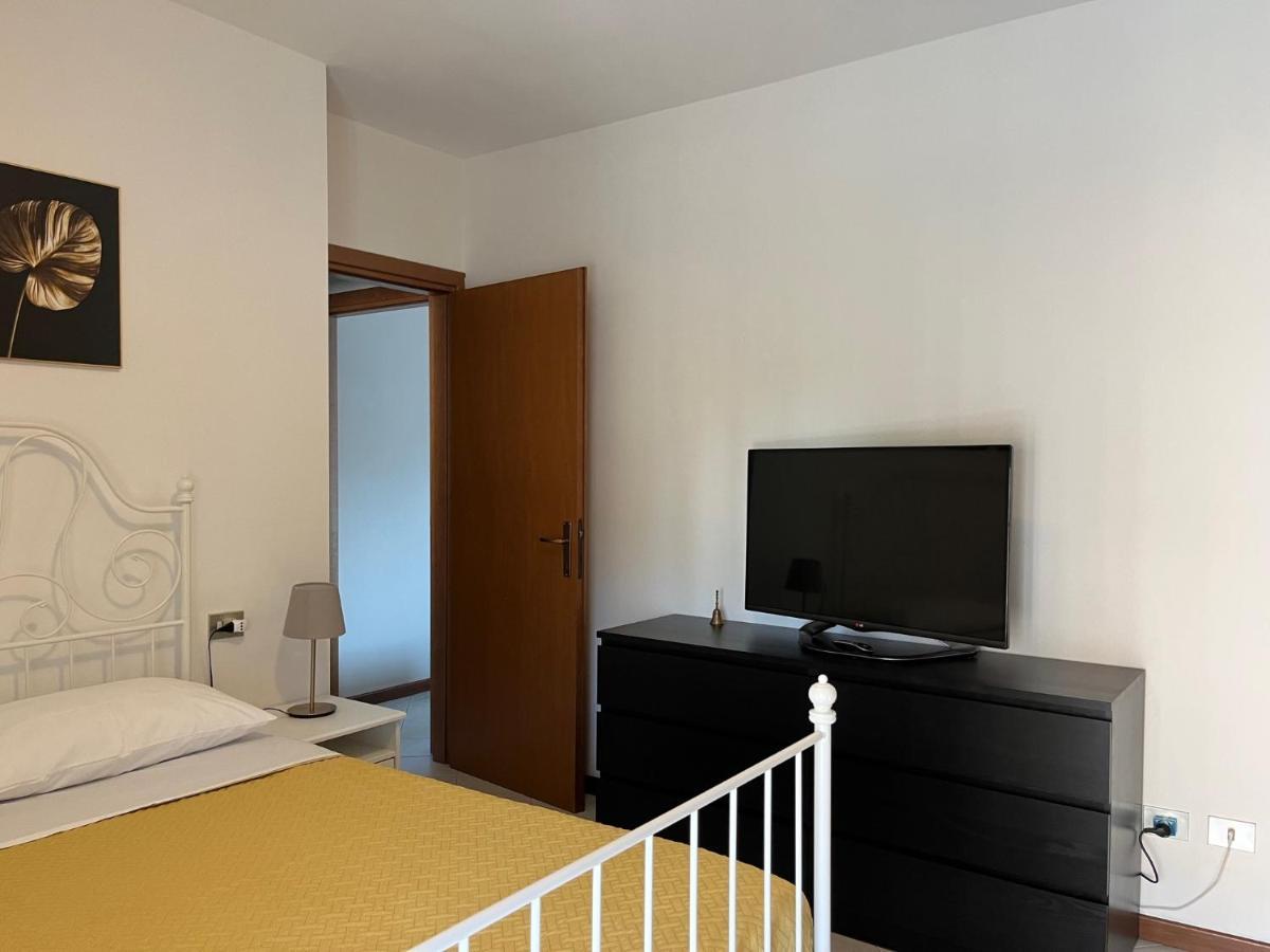 Lovely Apartment Парма Екстер'єр фото